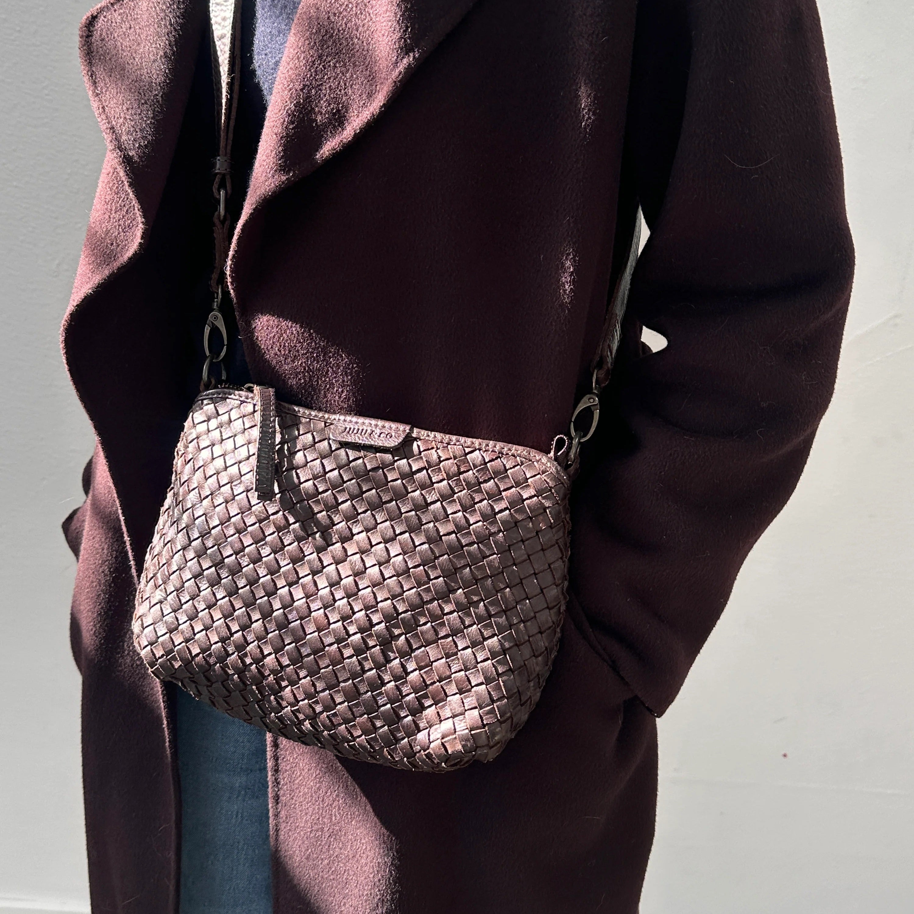 Basque Crossbody Bag / Chocolate