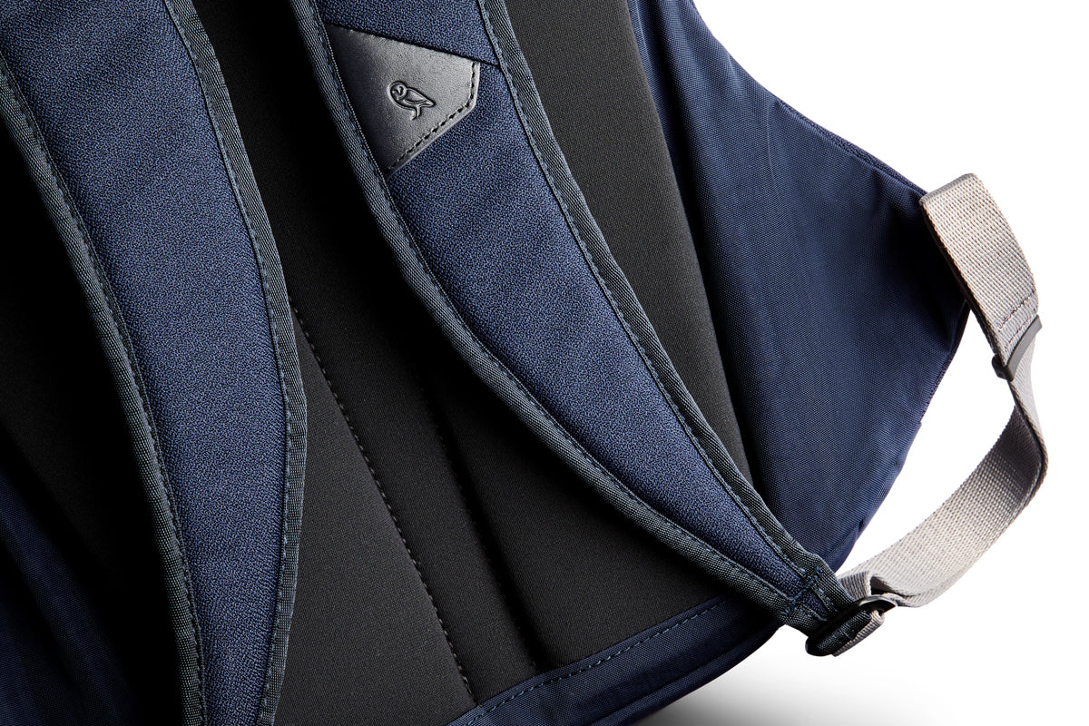 Classic Backpack / Navy