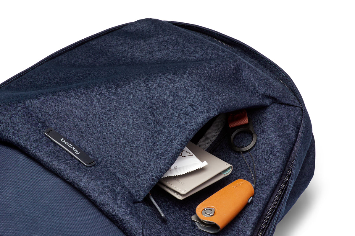 Classic Backpack / Navy