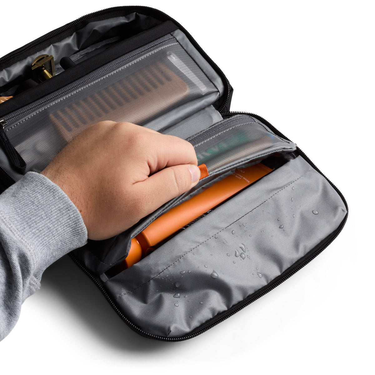 Hanging Toiletry Bag / Black