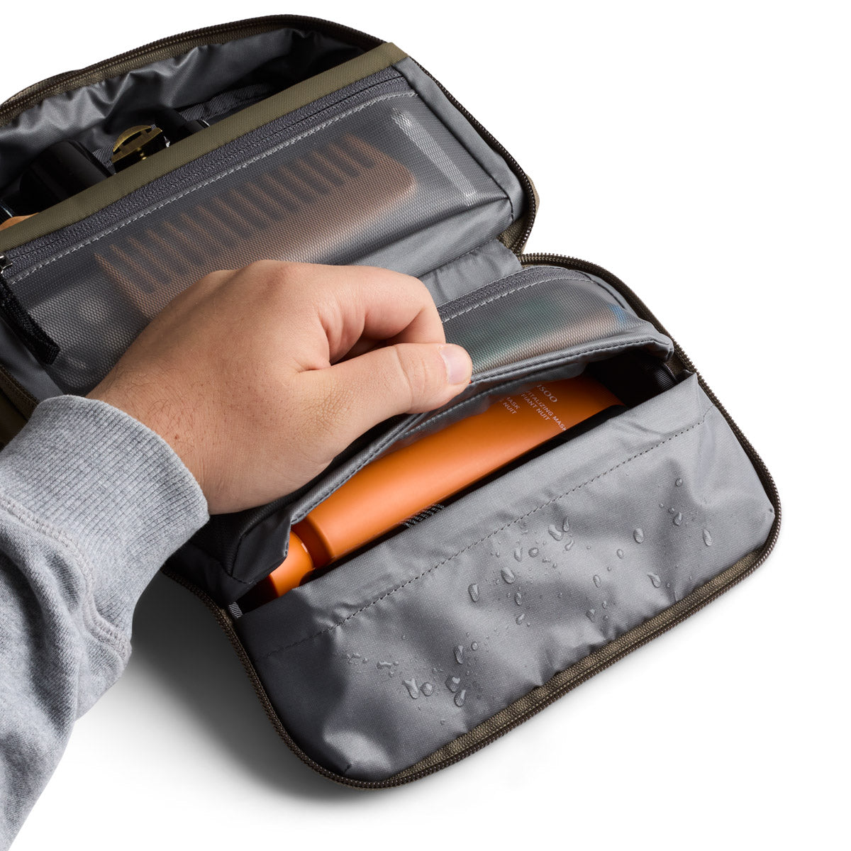 Hanging Toiletry Bag / Sea Kelp