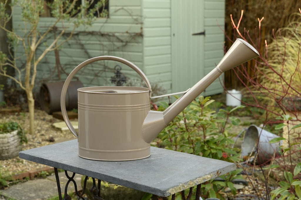 Waterfall 9L Watering Can / Truffle