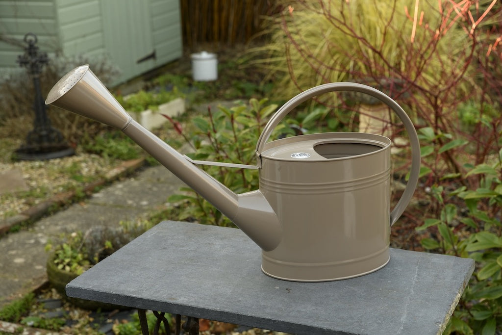 Waterfall 9L Watering Can / Truffle