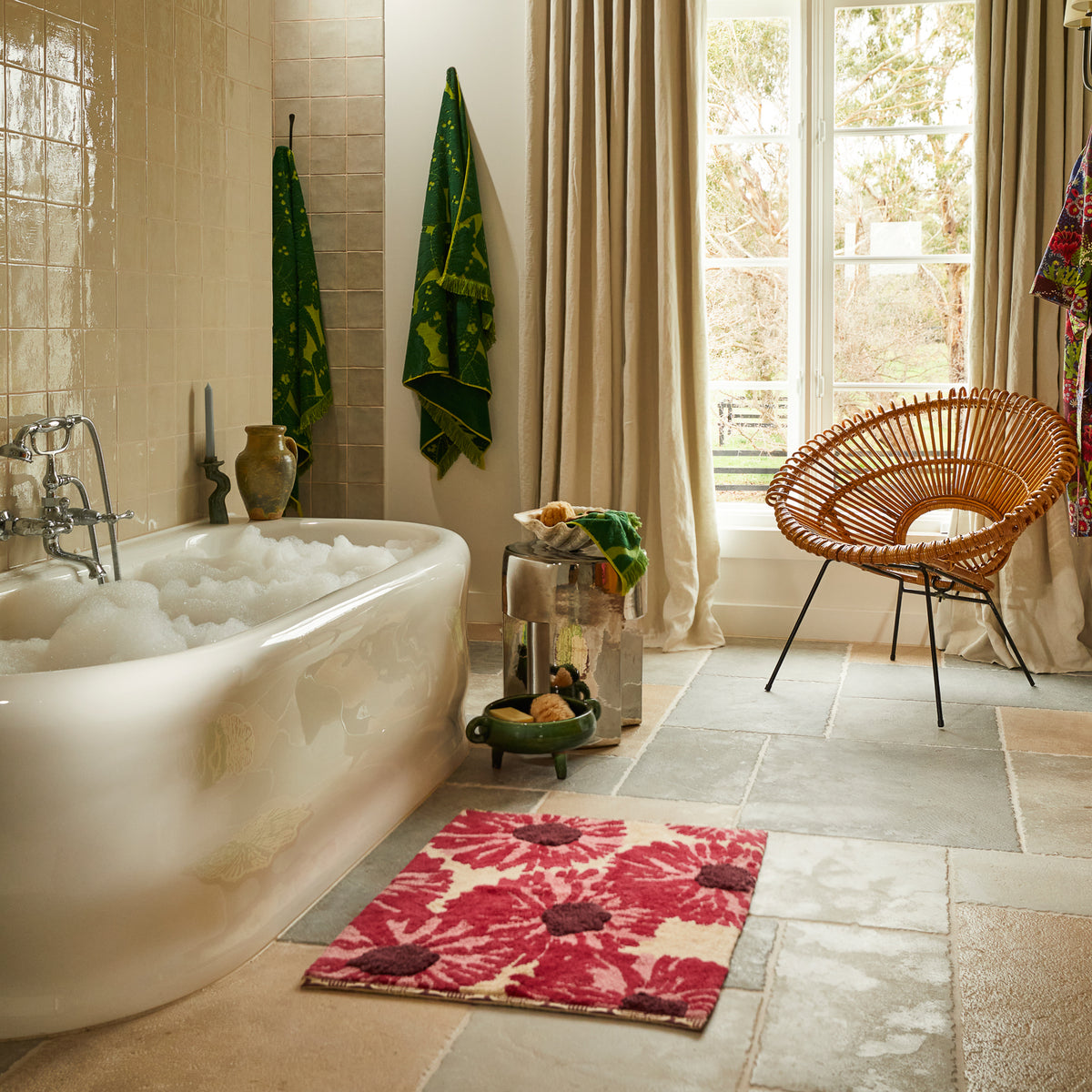 Isabella Bath Mat / Crimson