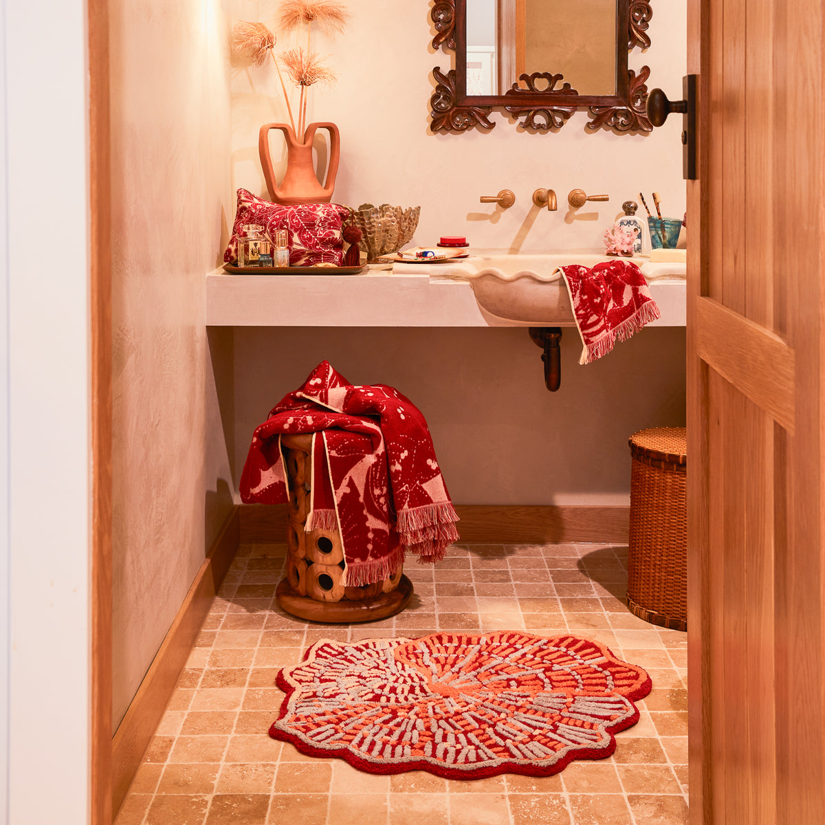 Claudelle Bath Mat / Crimson