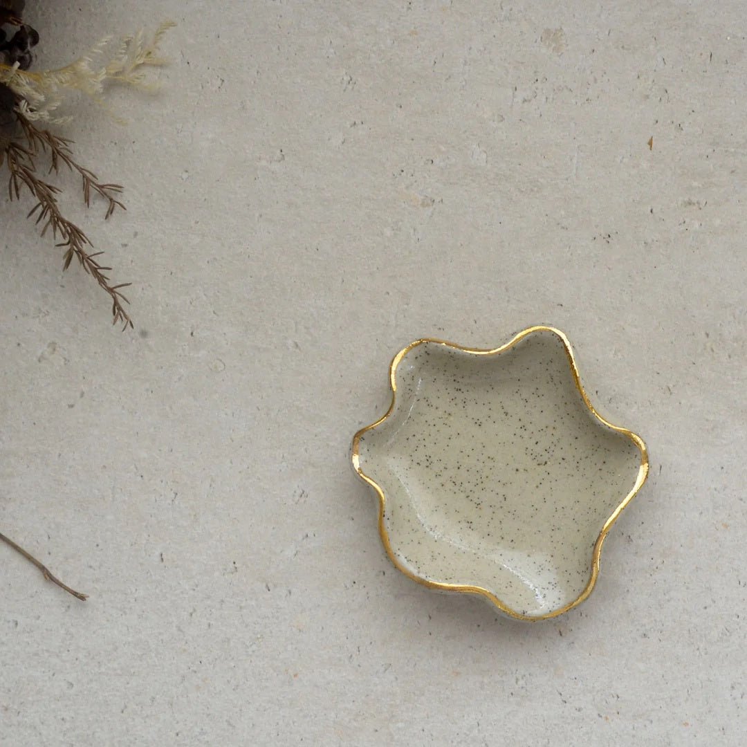 Shoreline Dish / Gold Lustre