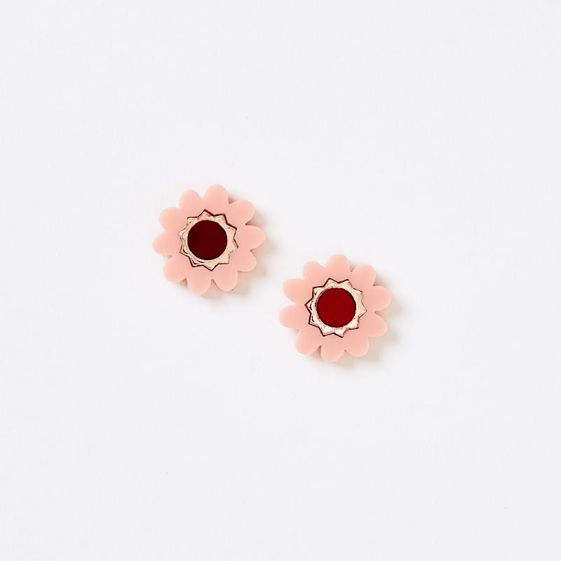 Daphne Studs / Pink Red