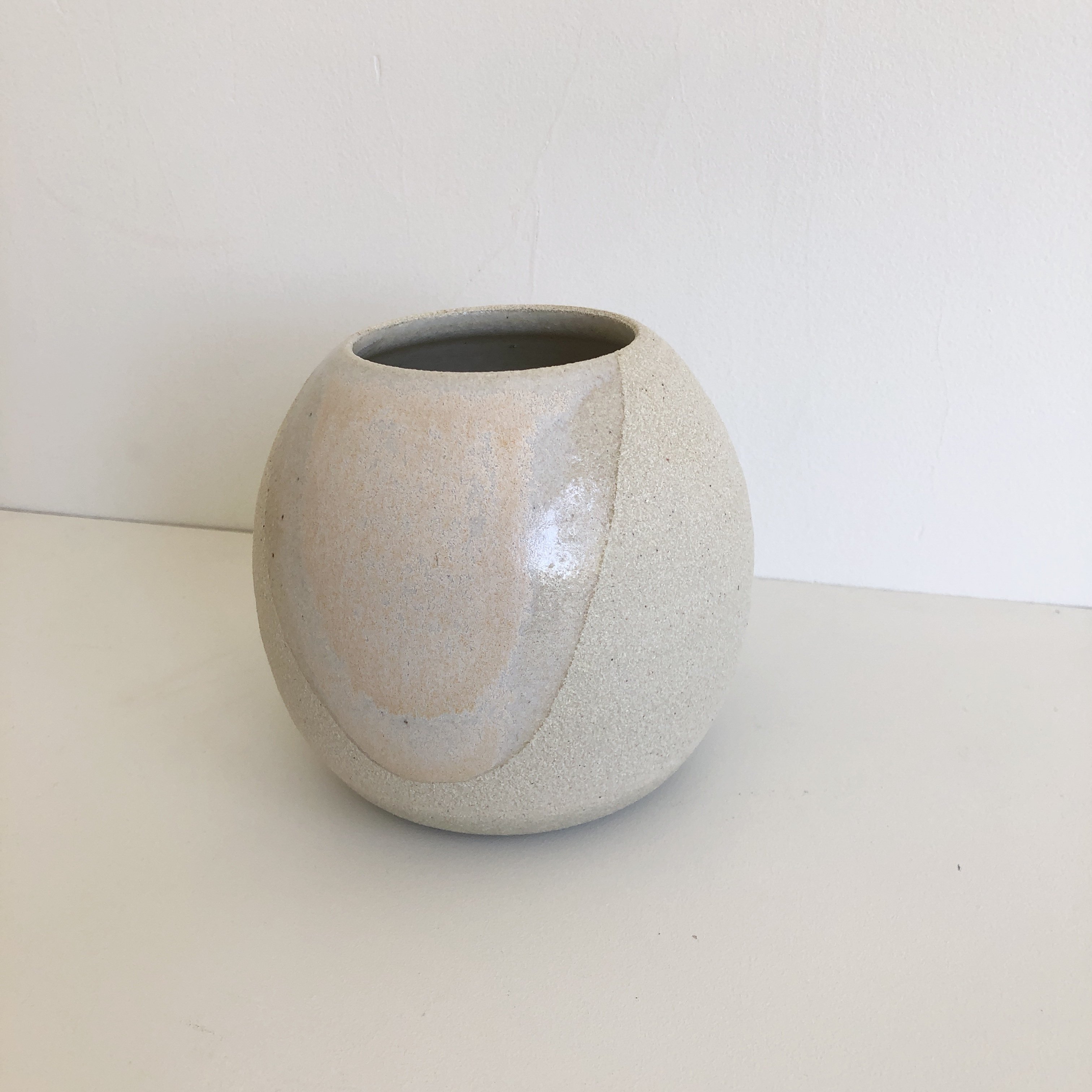 Round Dreamy Vase