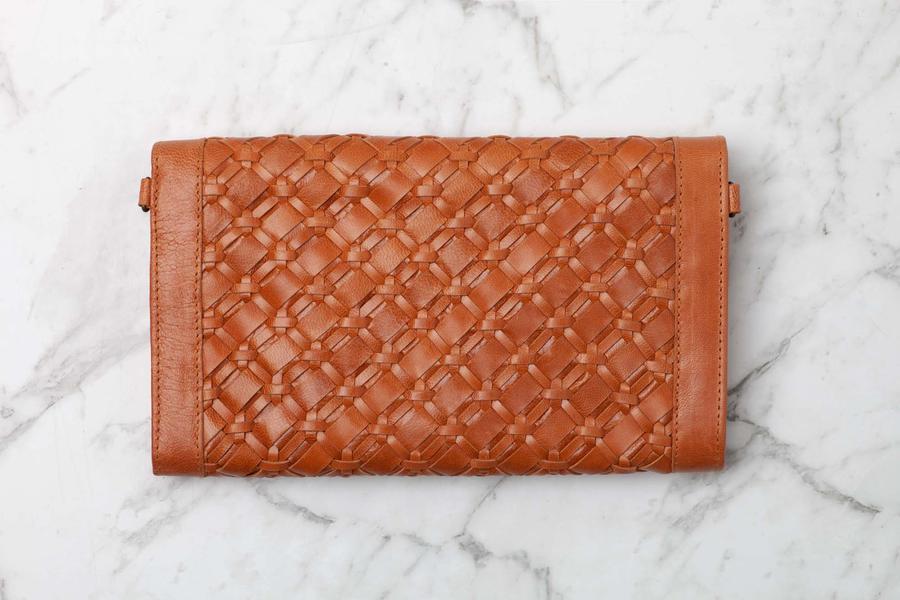 Wilma Woven Clutch / Gingerbread